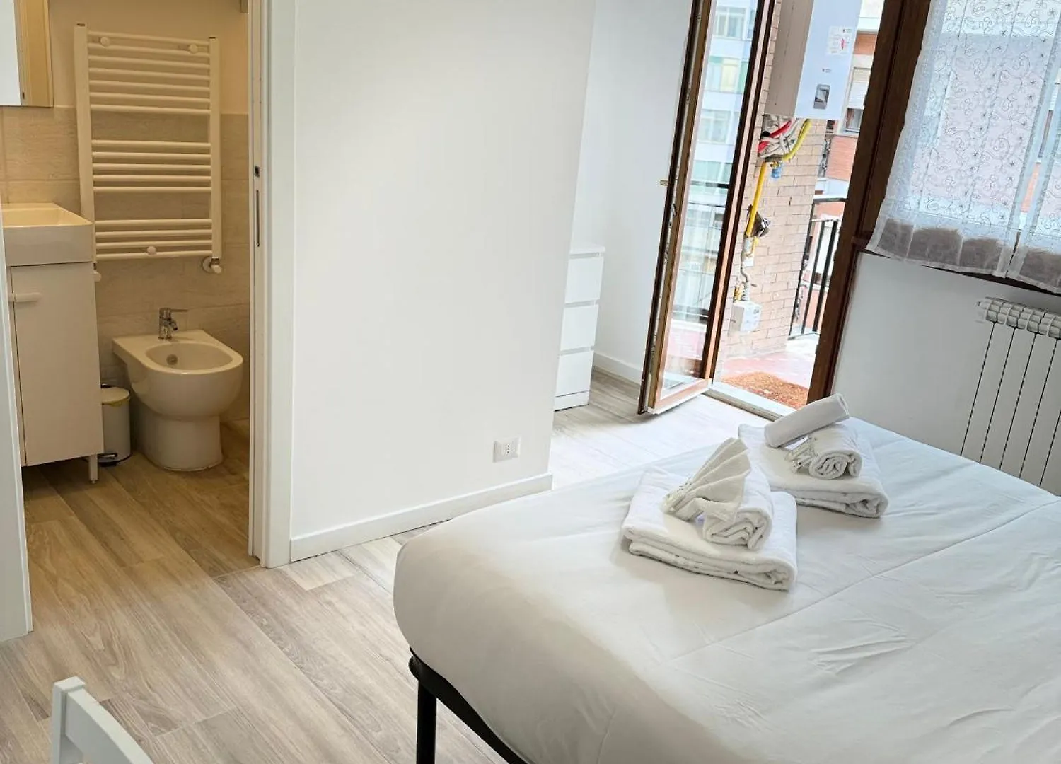 Cerreto Suite Housing Rome Bed & Breakfast